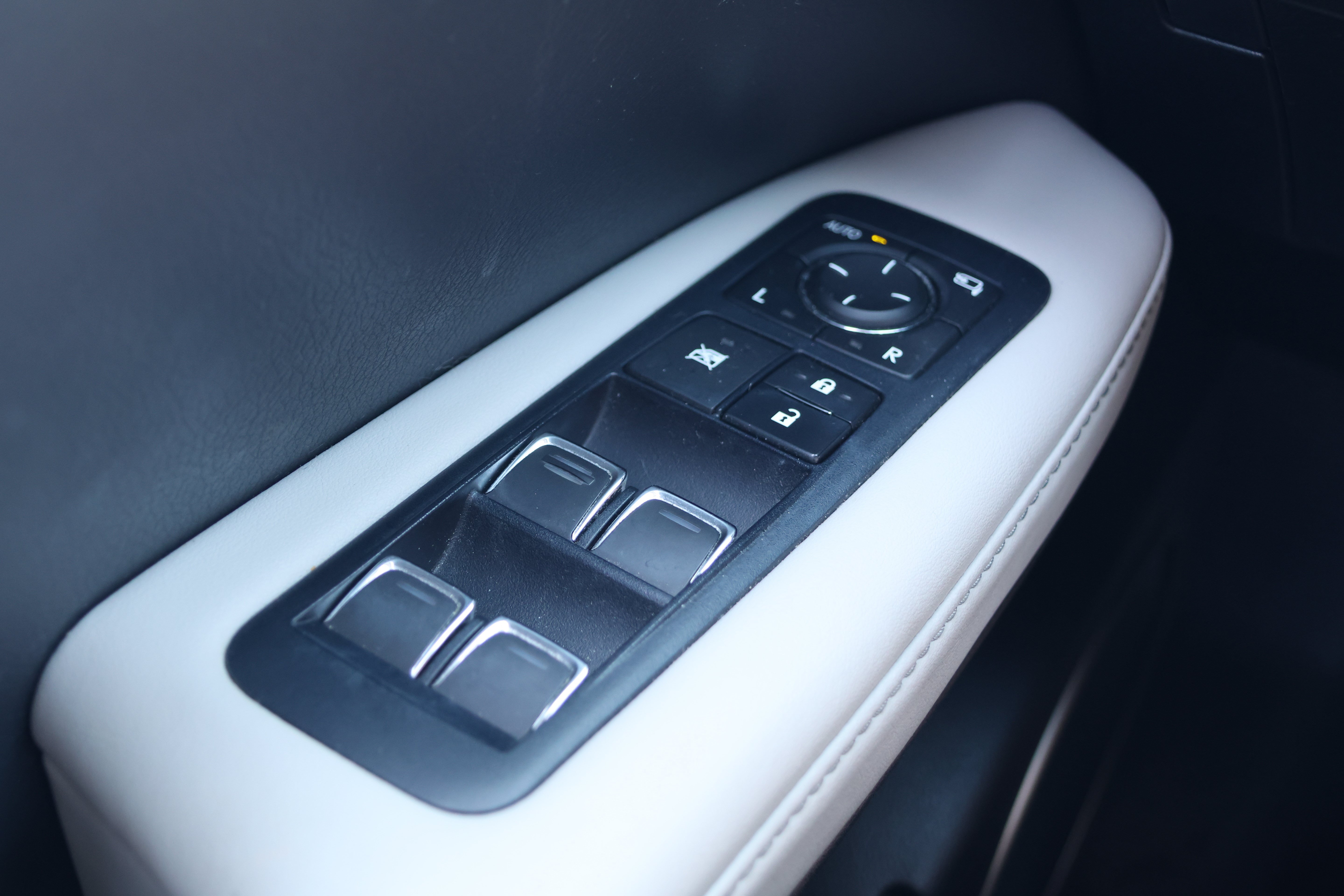 Used 2018 Lexus RX 350L FWD image 14