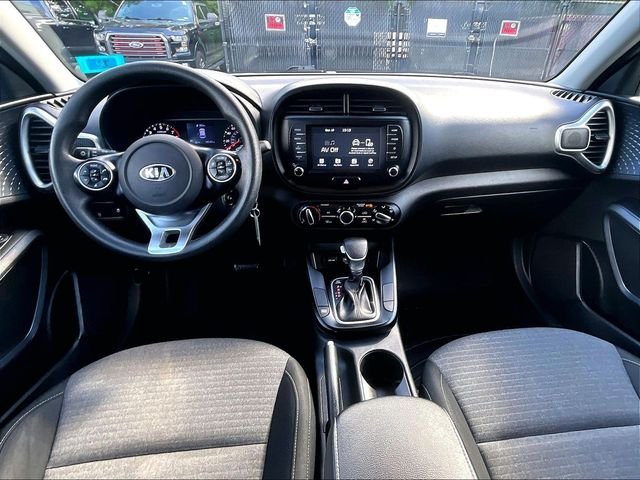 Used 2020 Kia Soul S FWD image 16