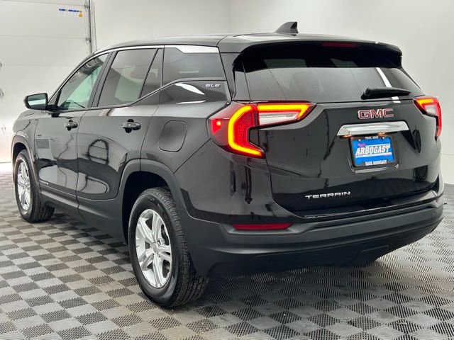 Used 2024 GMC Terrain SLE image 11