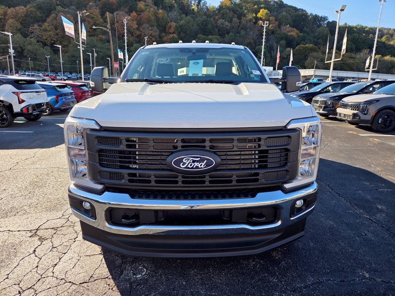 New 2027 Ford F250 XL w/ XL Chrome Package AWD/4WD image 2
