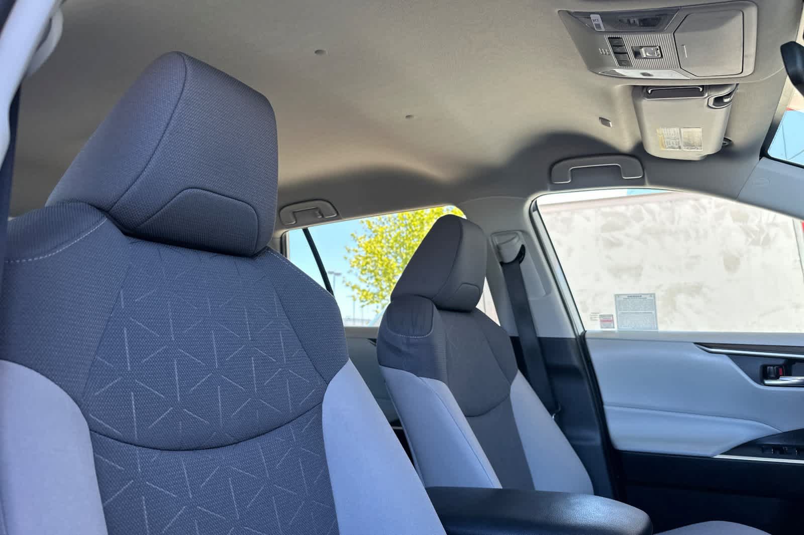 Used 2024 Toyota RAV4 XLE AWD/4WD image 18