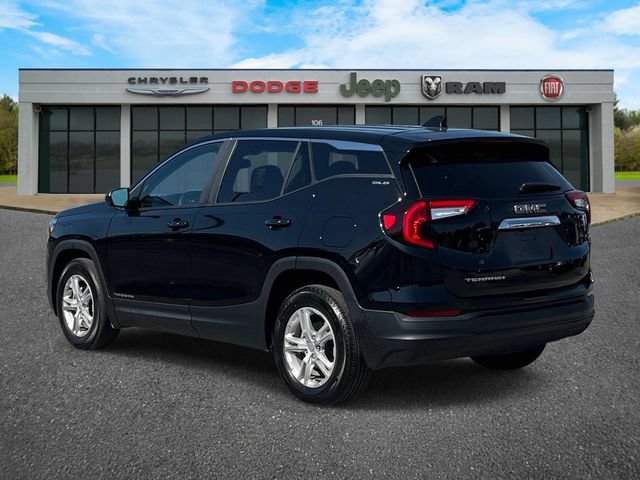 Used 2023 GMC Terrain SLE w/ LPO, Floor Liner Package FWD image 6