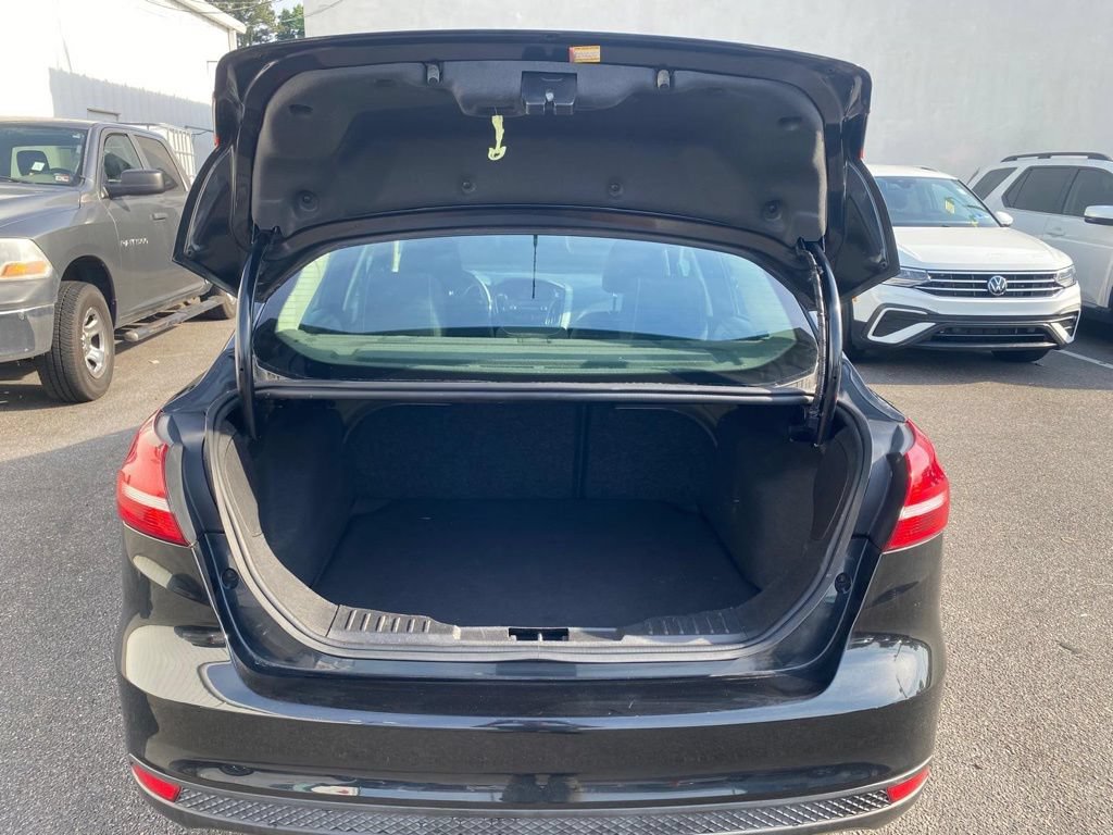 Used 2015 Ford Focus SE FWD image 9