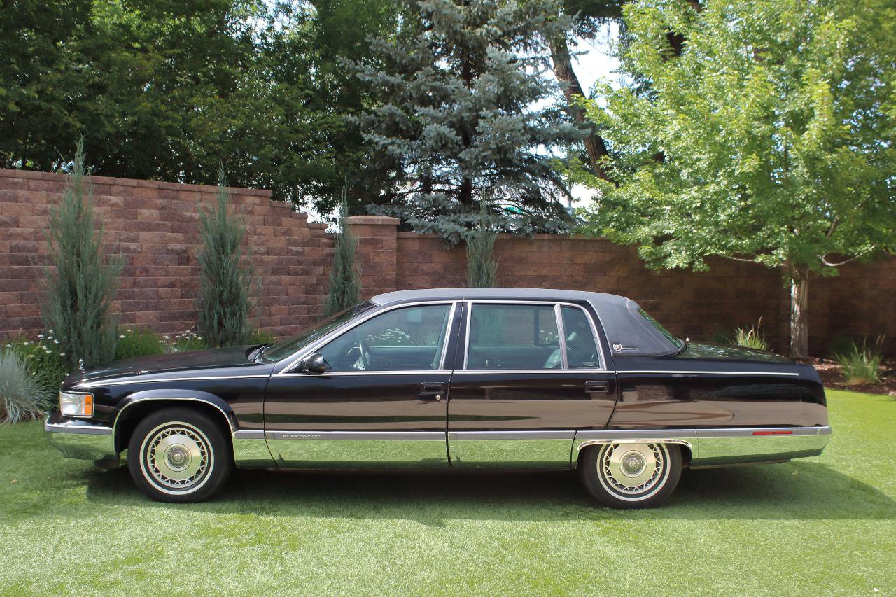 Used 1996 Cadillac Fleetwood Brougham RWD image 7