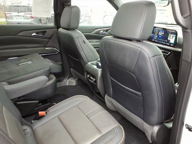 Used 2025 Chevrolet Traverse High Country image 23