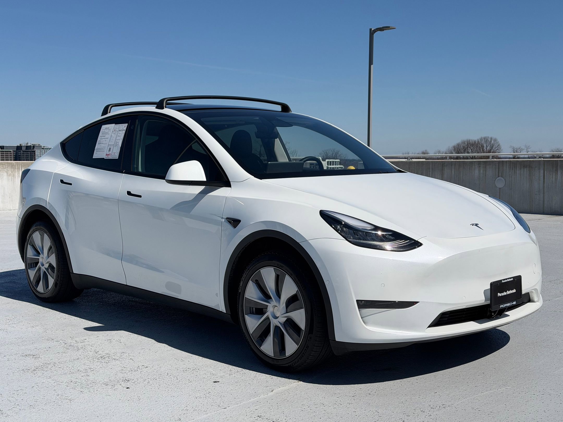 Used 2022 Tesla Model Y Long Range image 9