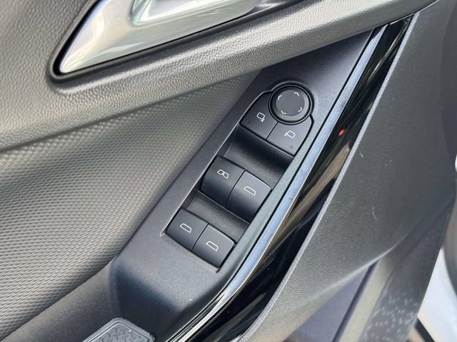Used 2025 Chevrolet Equinox LT w/ Safety and Technology Package FWD image 18