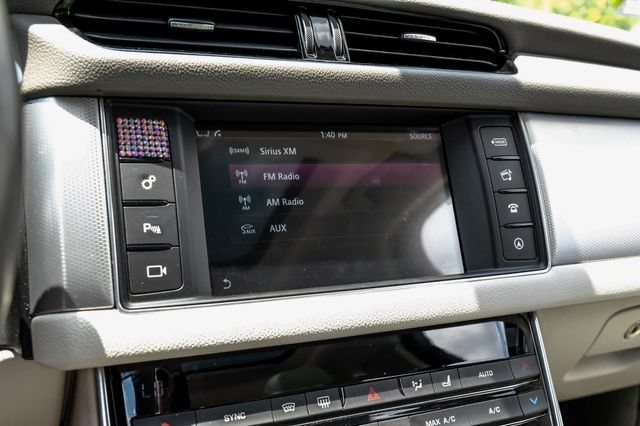 Used 2016 Jaguar XF Prestige RWD image 38