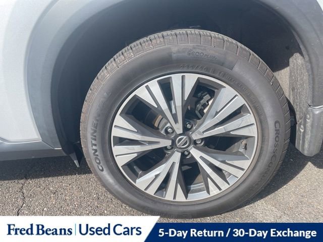 Certified 2021 Nissan Rogue SV w/ Premium Package image 15