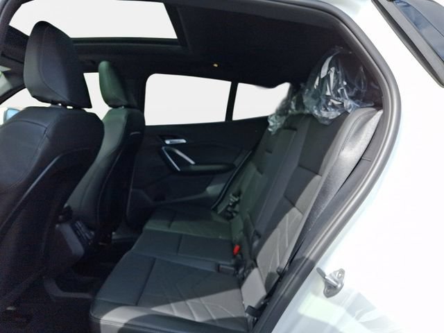 New 2026 BMW X2 xDrive28i w/ Convenience Package AWD/4WD image 9