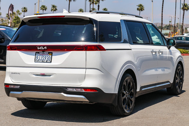 Certified 2024 Kia Carnival SX FWD image 9