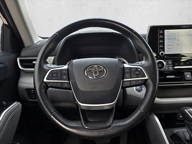 Used 2022 Toyota Highlander LE image 19