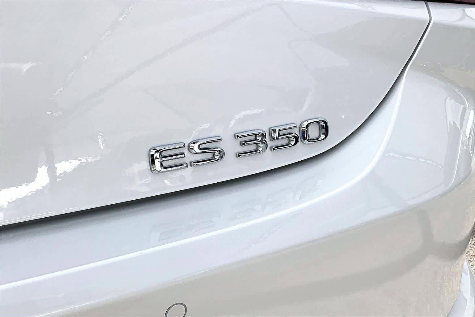 Used 2025 Lexus ES 350 w/ Premium Package FWD image 10