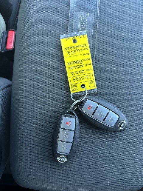 Used 2023 Nissan Frontier SV w/ Midnight Edition Package image 13