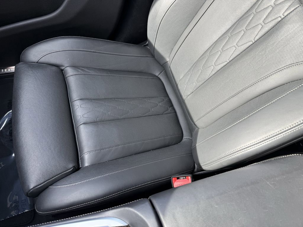 Used 2021 BMW X7 M50i w/ Cold Weather Package image 30