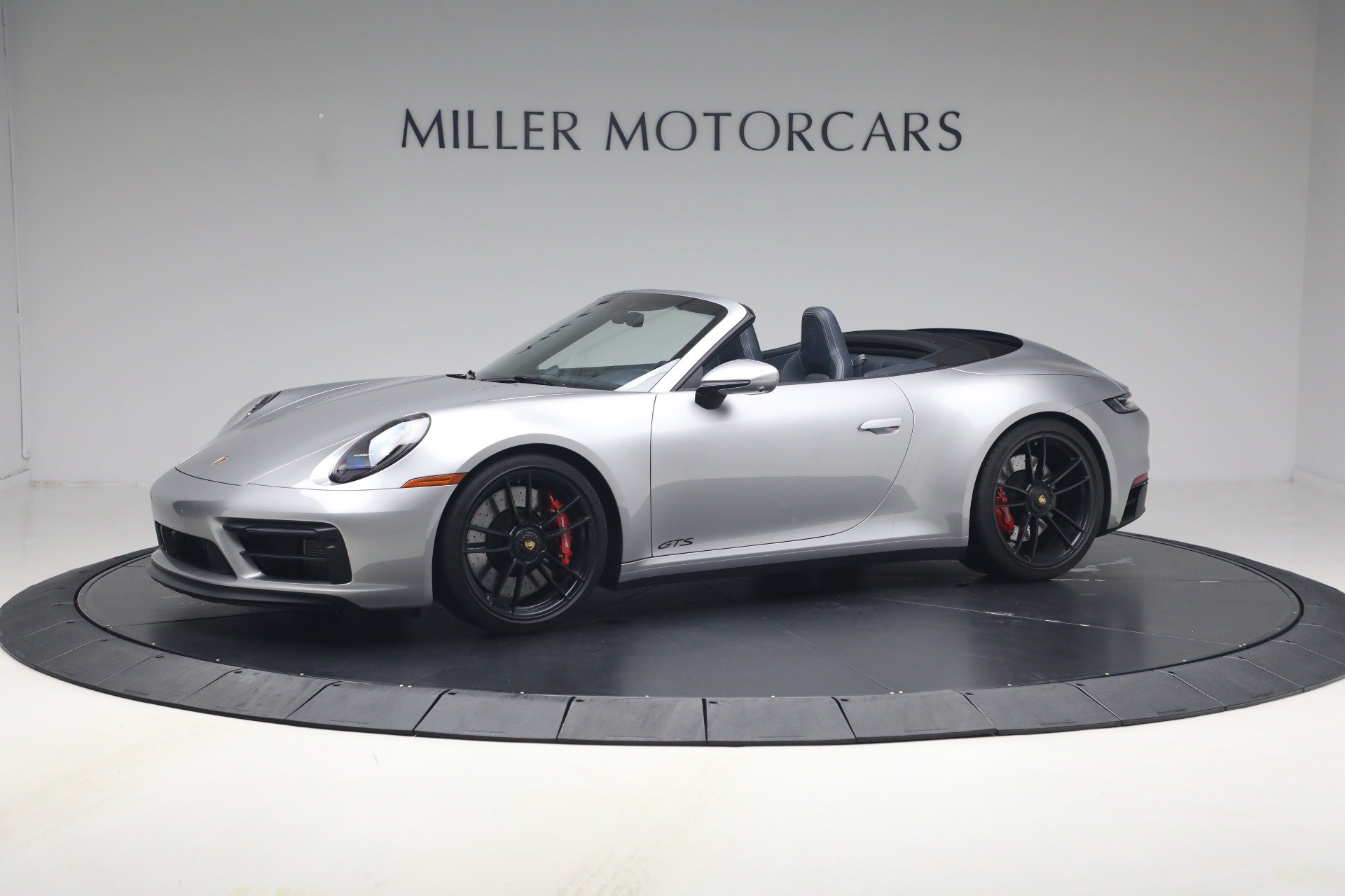 Used 2024 Porsche 911 Carrera GTS RWD image 2