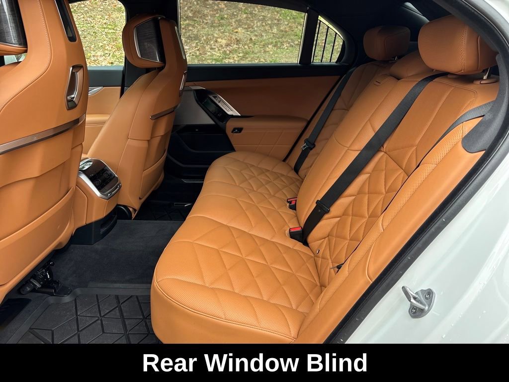 Used 2025 BMW 740i xDrive 740i xDrive image 31