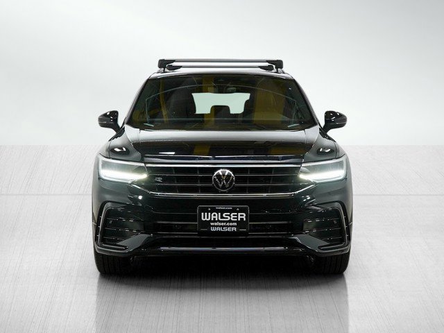 Used 2023 Volkswagen Tiguan SE R-Line image 8