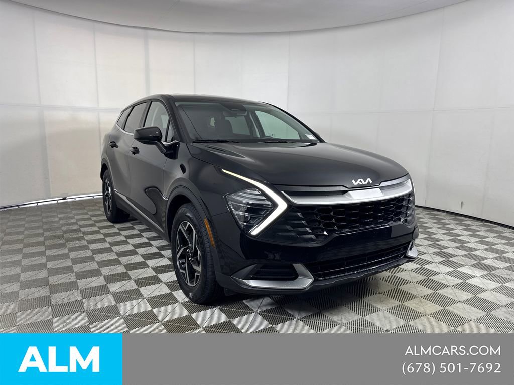 Used 2025 Kia Sportage LX FWD image 4