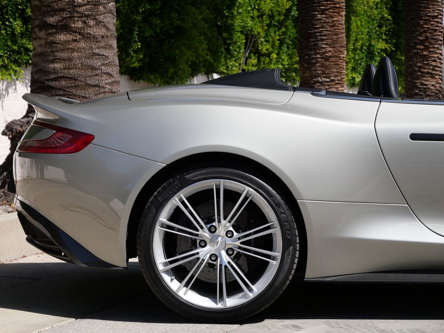 Used 2014 Aston Martin Vanquish Volante RWD image 21