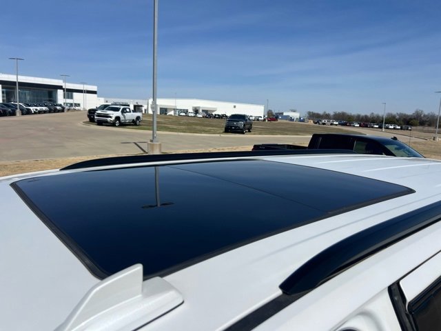 Used 2024 Chevrolet Suburban Z71 w/ Luxury Package image 11