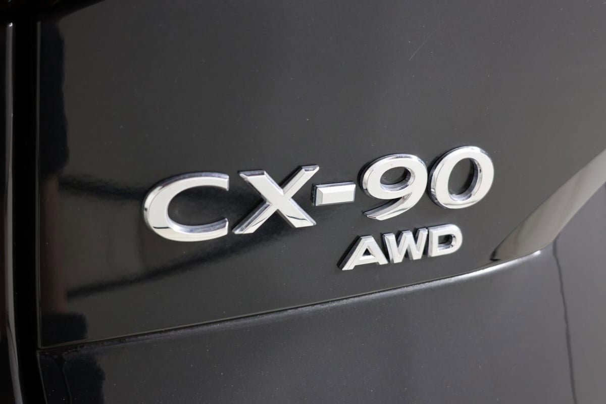 Used 2024 MAZDA CX-90 Plug-In Hybrid w/ Premium Pkg image 17