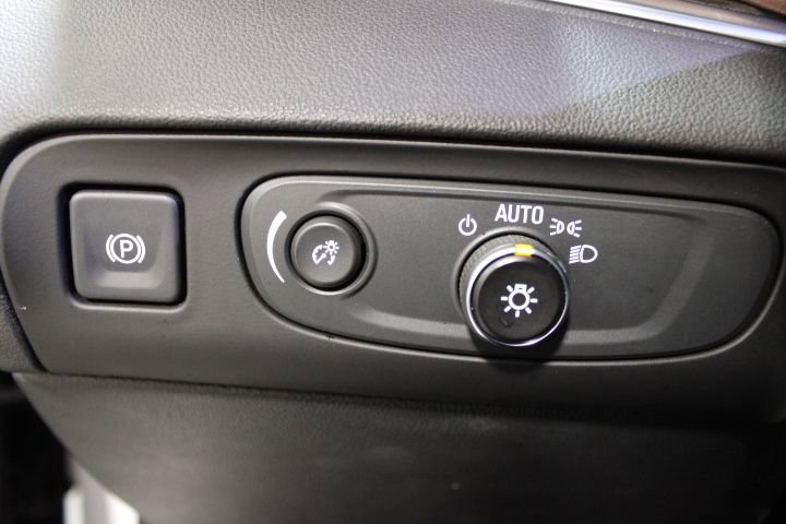 Used 2020 Buick Enclave Avenir w/ Avenir Technology Package image 41