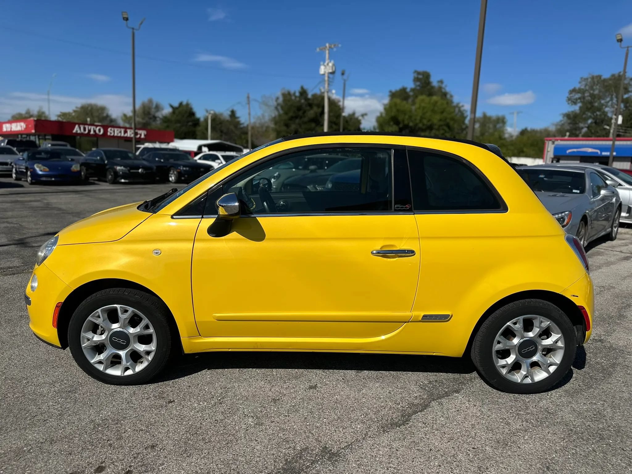 Used 2017 FIAT 500 Lounge FWD image 17