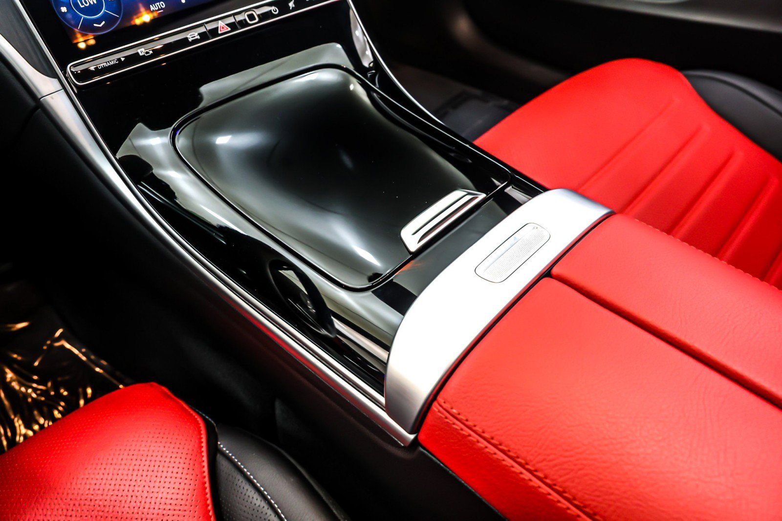 Certified 2025 Mercedes-Benz C 300 Sedan image 8