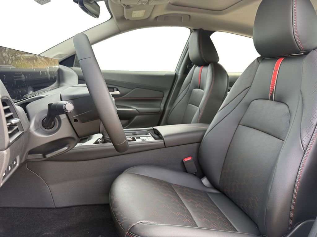 New 2026 Nissan Sentra SR w/ SR Premium Package FWD image 9
