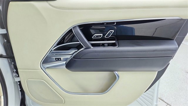 Used 2023 Land Rover Range Rover Long Wheelbase Autobiography image 22