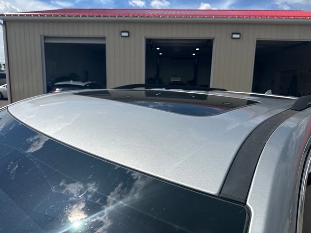 Used 2019 Chevrolet Traverse LT w/ LT Premium Package AWD/4WD image 9