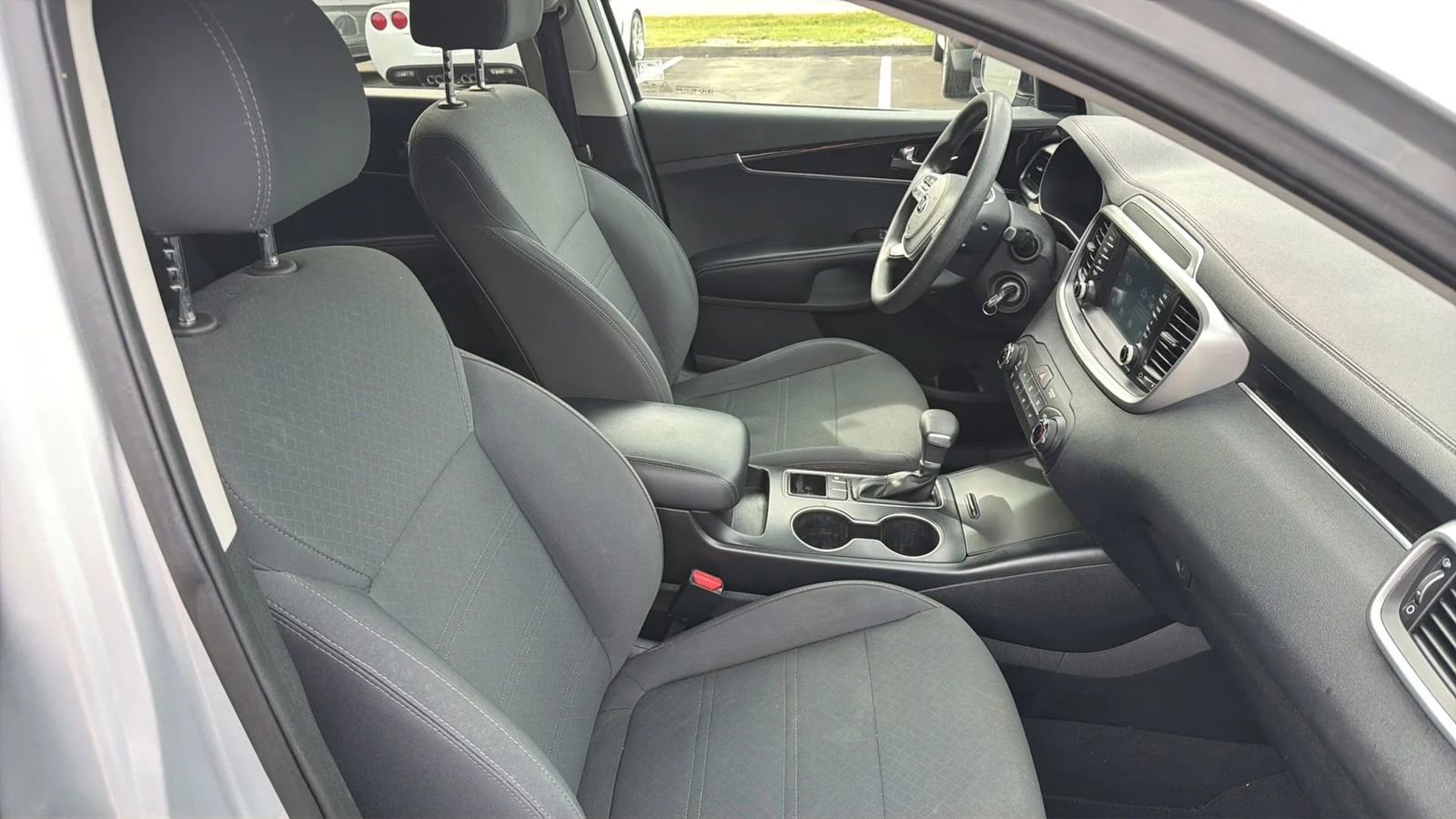 Used 2019 Kia Sorento L image 16