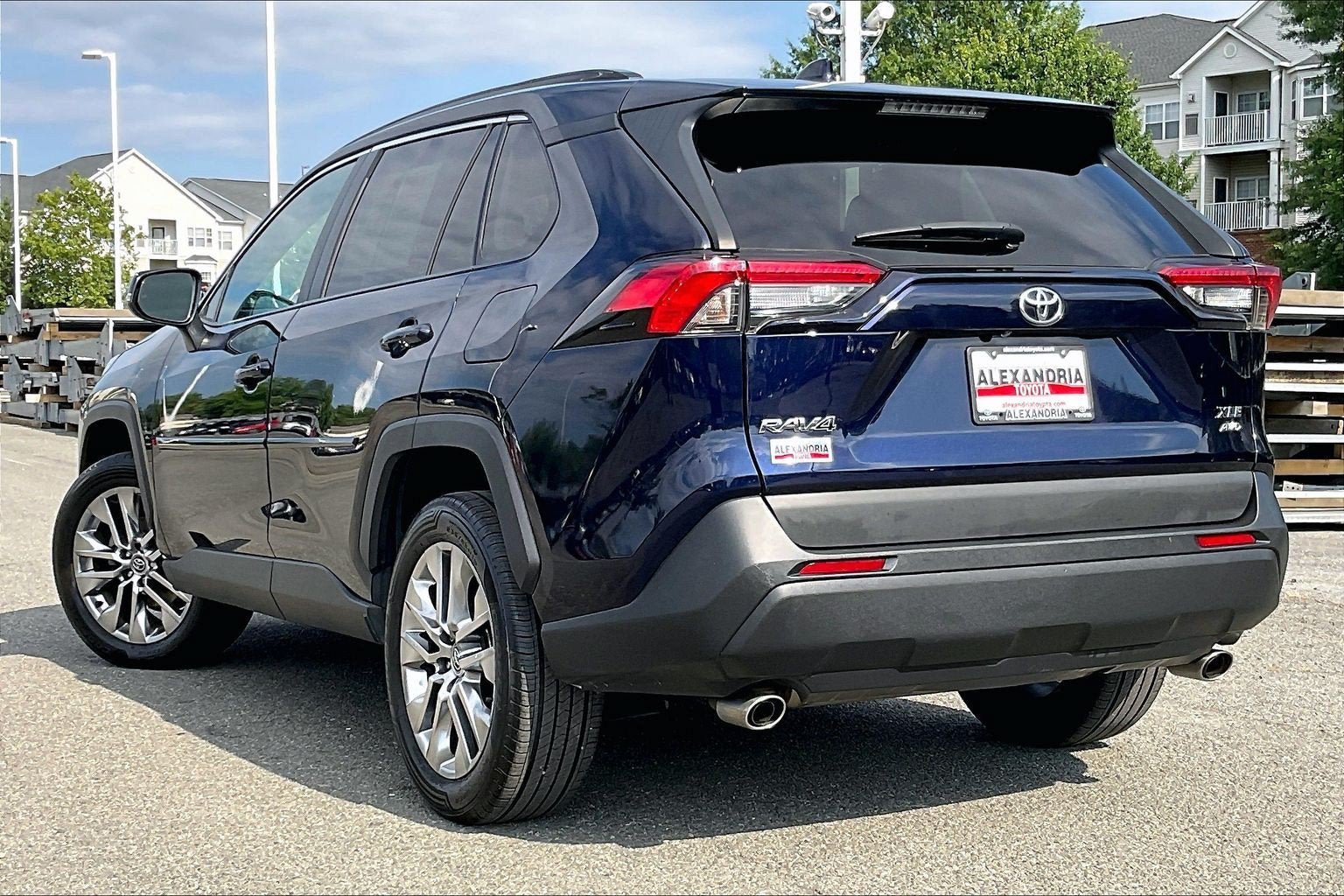 Used 2020 Toyota RAV4 XLE Premium AWD/4WD image 11