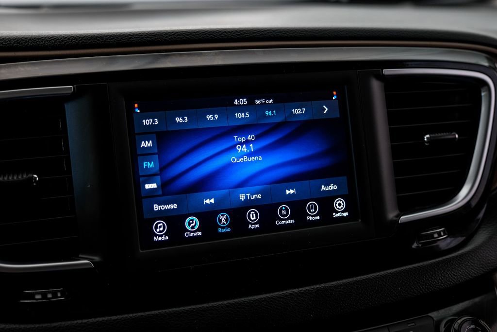 Used 2020 Chrysler Voyager Lxi image 27