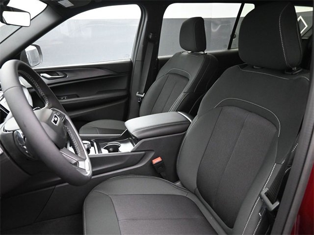 New 2025 Jeep Grand Cherokee L Laredo image 13