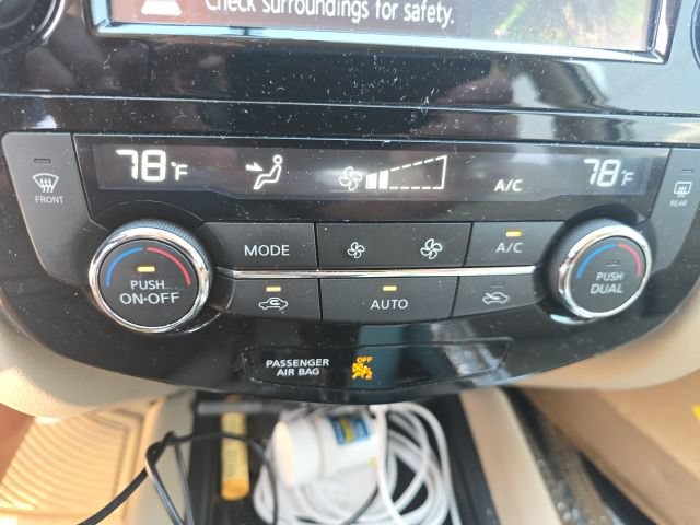 Used 2016 Nissan Rogue SL w/ SL Premium Package FWD image 20