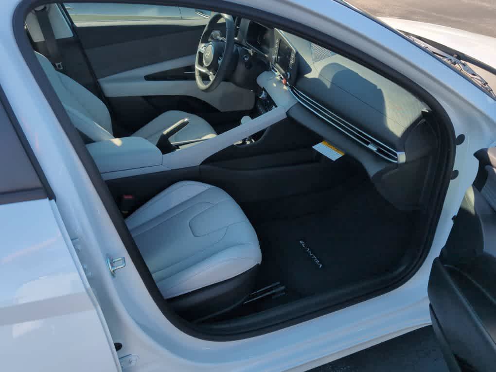 New 2026 Hyundai Elantra SEL Sport FWD image 13
