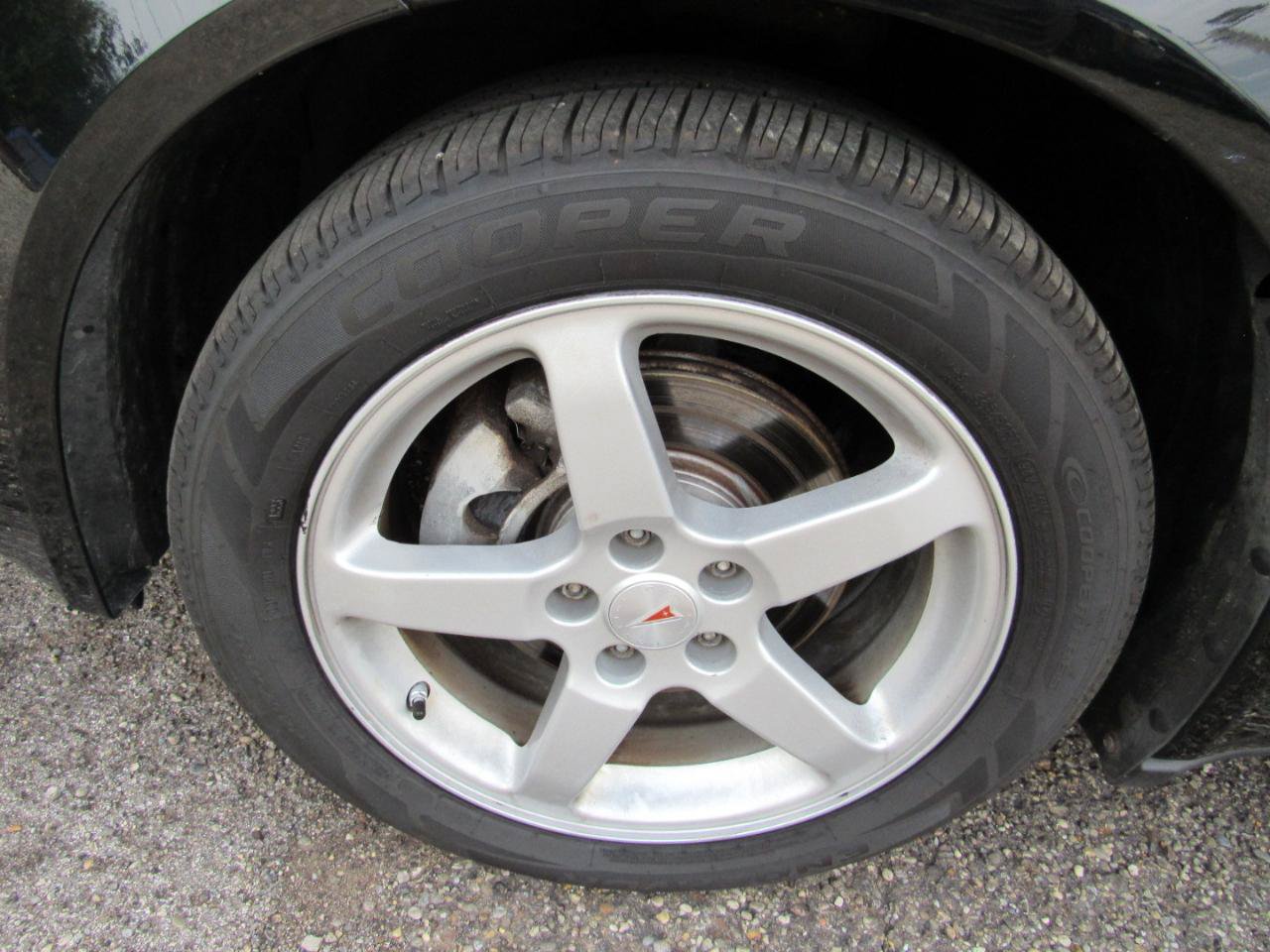 Used 2008 Pontiac G6 Sedan w/ Sport Package FWD image 14