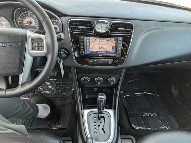 Used 2013 Chrysler 200 Limited image 6