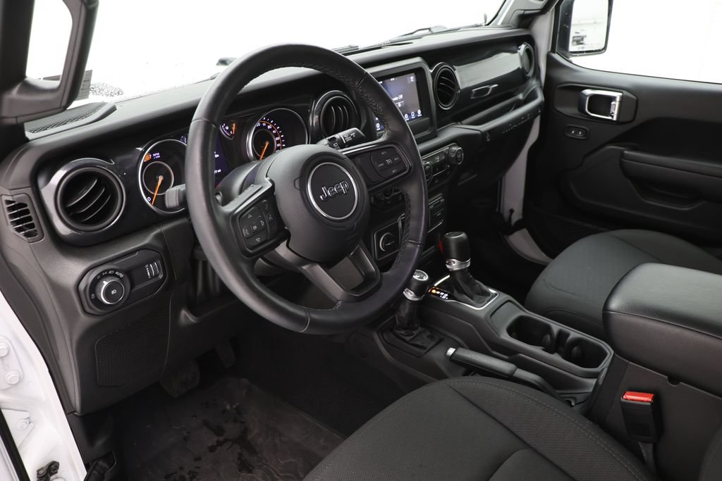 Used 2023 Jeep Wrangler Unlimited Sport AWD/4WD image 13