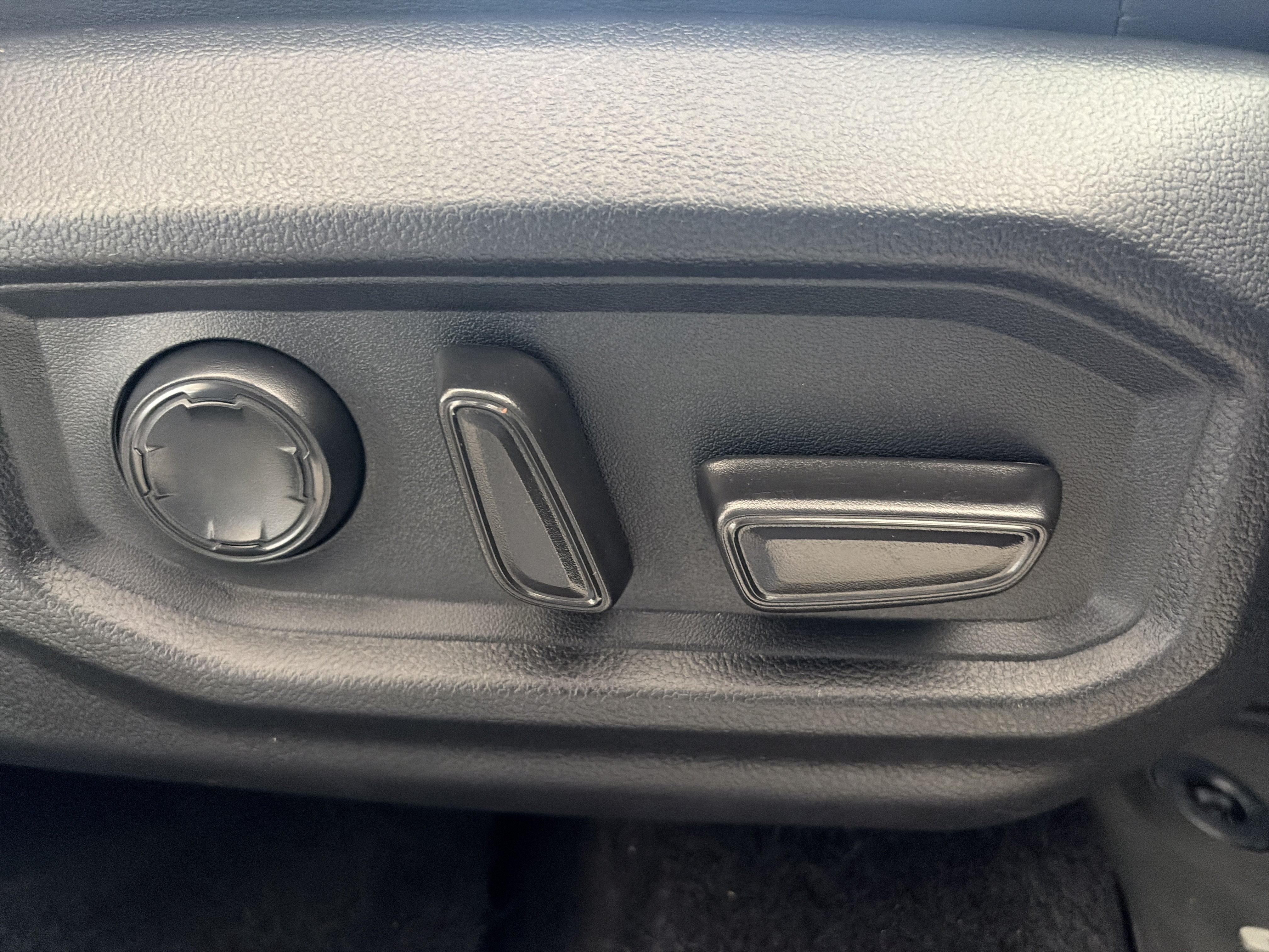 Used 2024 Toyota Sequoia Platinum AWD/4WD image 15