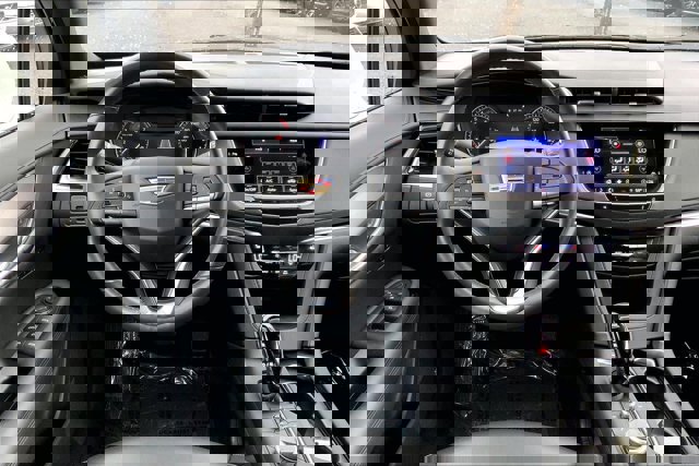 Used 2023 Cadillac XT6 Luxury image 4