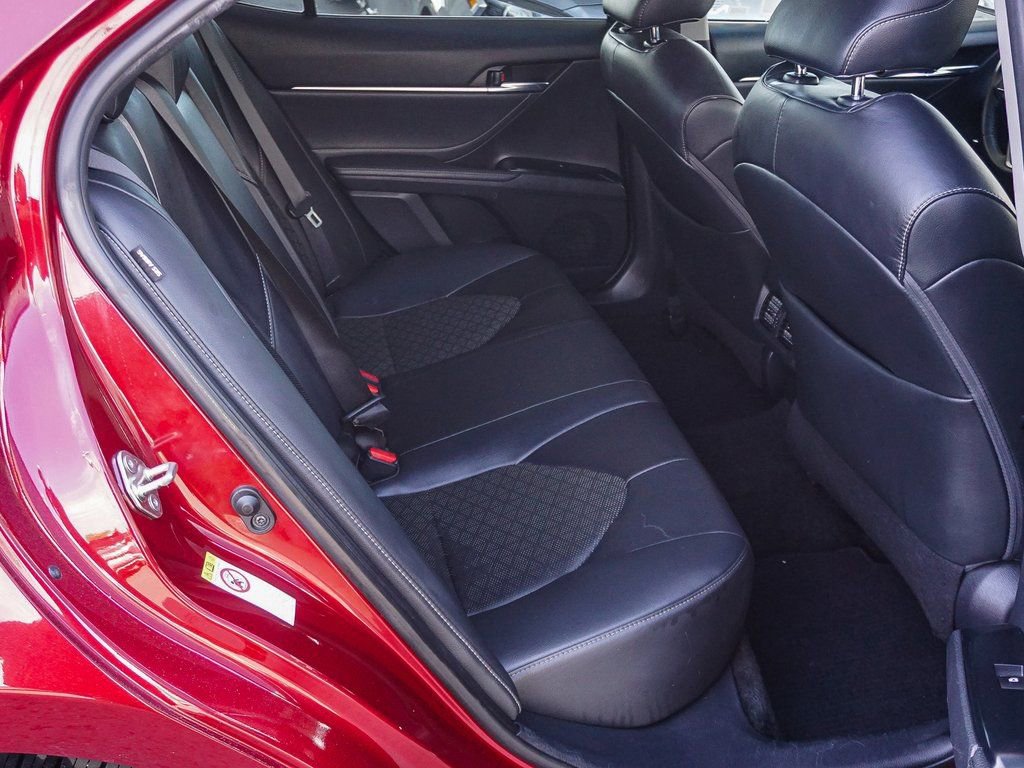 Used 2018 Toyota Camry XSE image 14