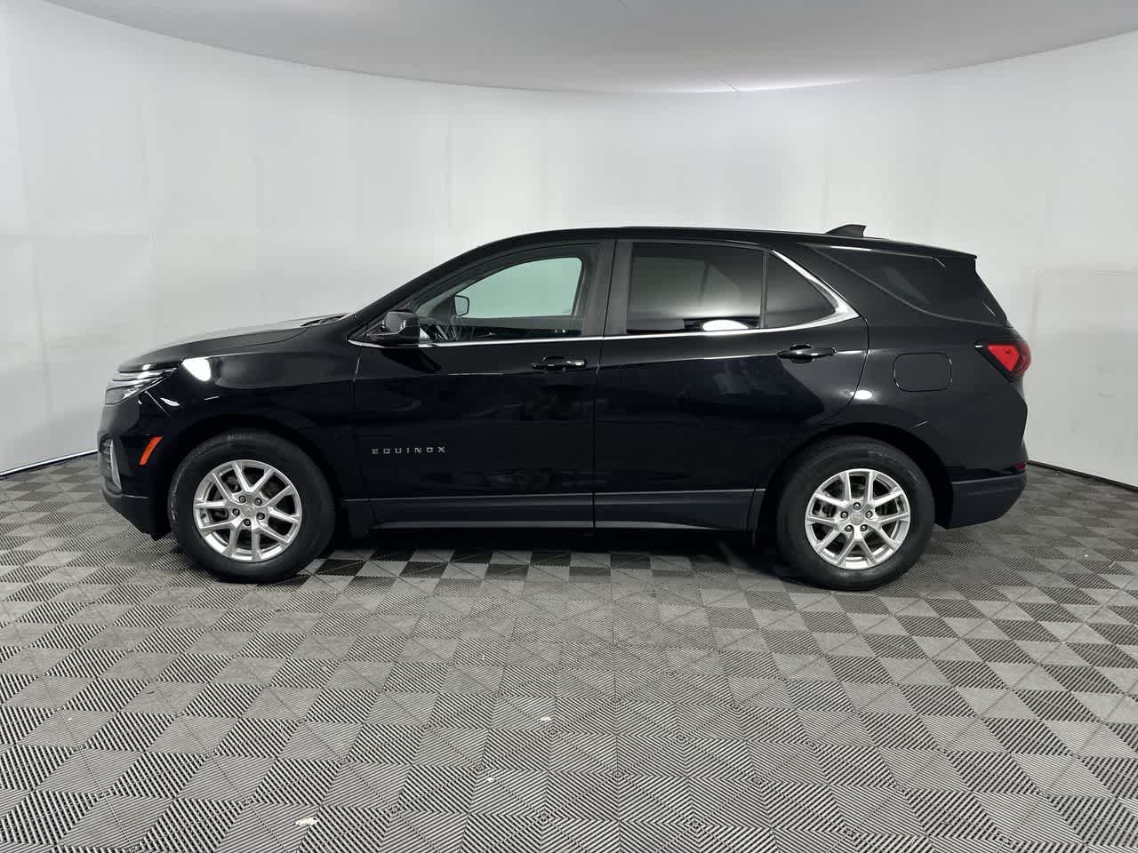 Used 2024 Chevrolet Equinox LT FWD image 5