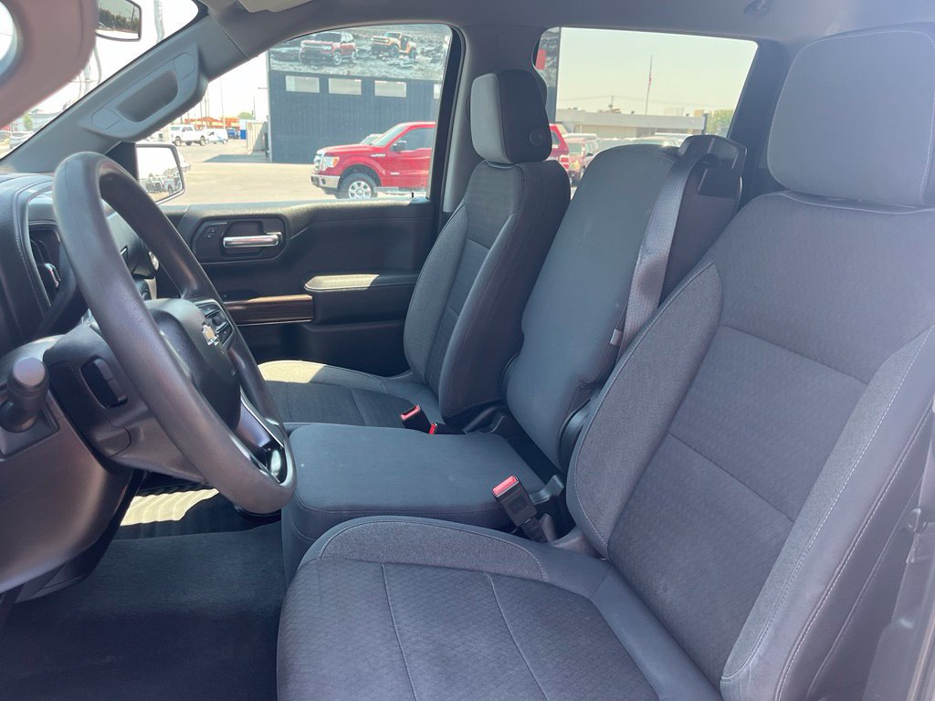 Used 2019 Chevrolet Silverado 1500 LT w/ Z71 Off-Road Package AWD/4WD image 13