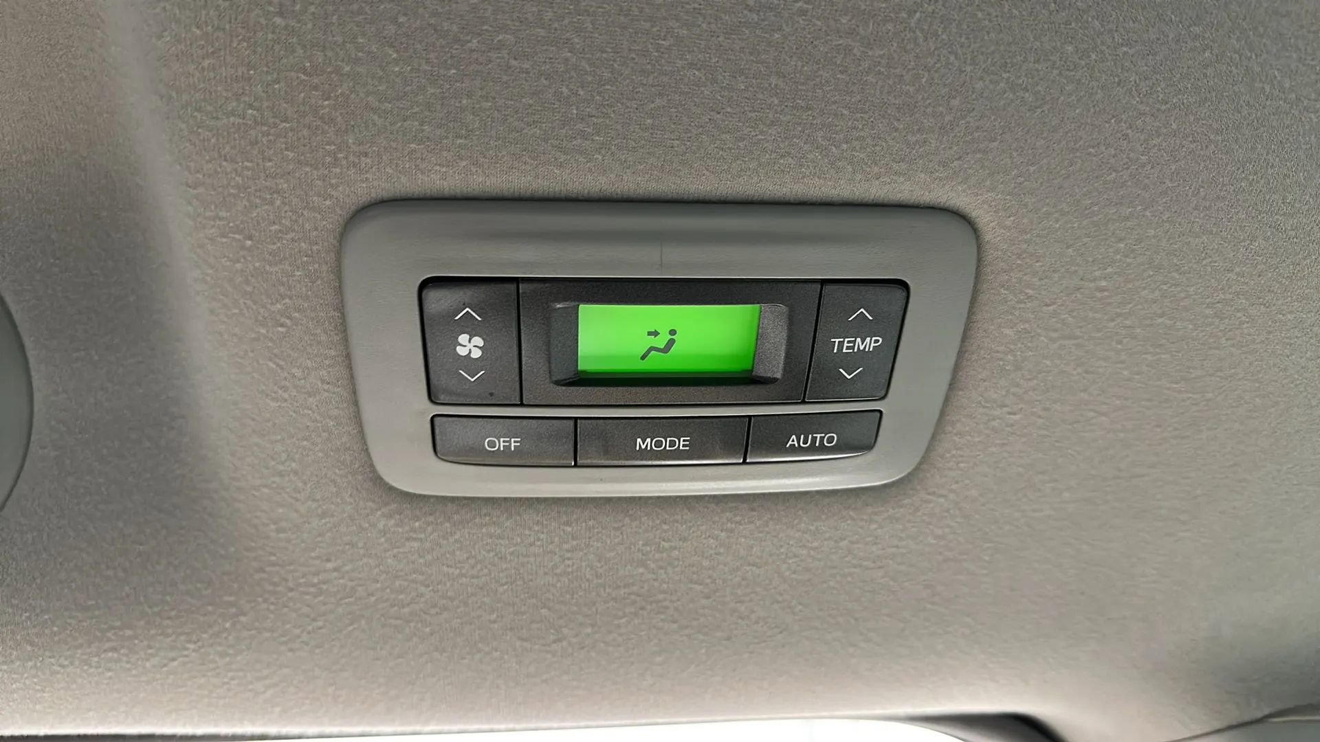 Used 2014 Toyota Sienna XLE FWD image 24