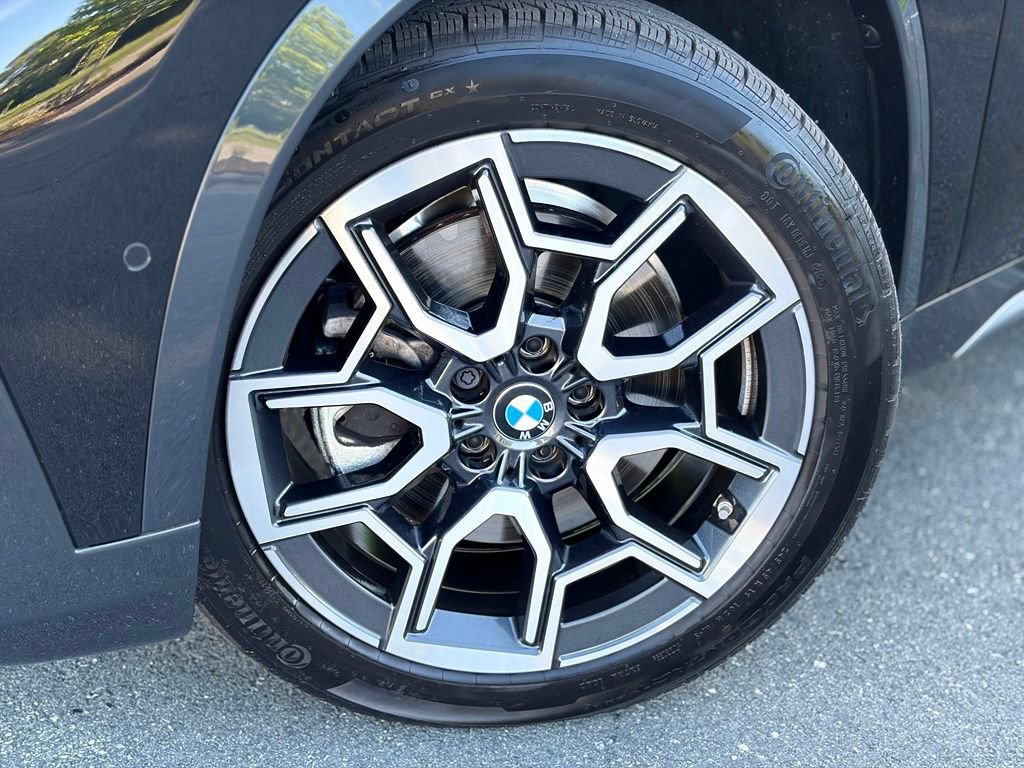 Certified 2025 BMW X1 xDrive28i w/ Technology Package AWD/4WD image 2