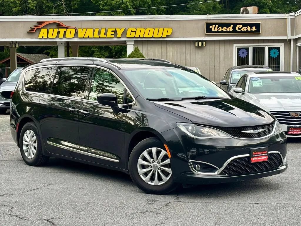 Used 2018 Chrysler Pacifica Touring-L