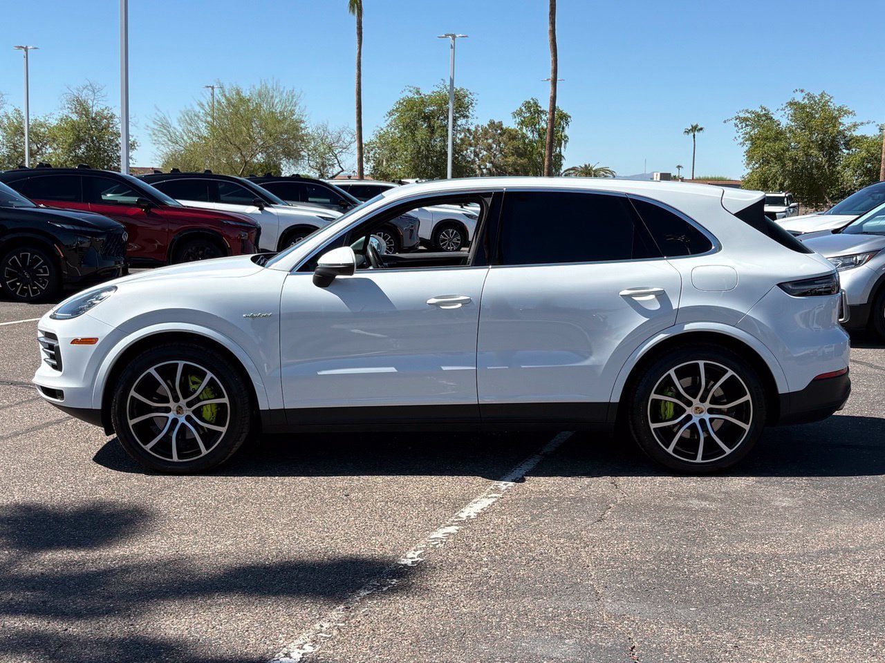 Used 2019 Porsche Cayenne E-Hybrid AWD/4WD image 3